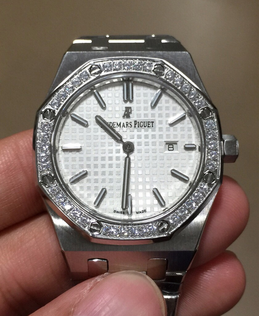 Reloj con diamantes discount replica